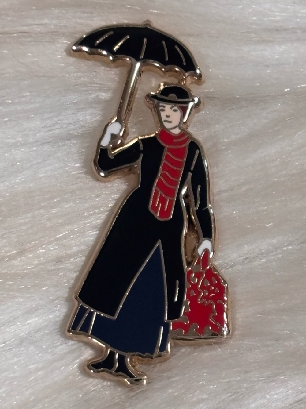 Disney Parks Mary Poppins Pinback Floating Umbrella Holding Bag Trading Pin 2010
